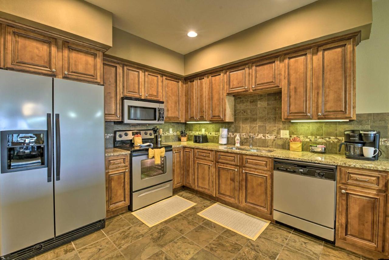 Inviting Branson Condo With Outdoor Dining Area Exterior foto
